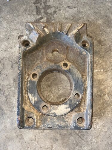 International -	Cover-hand Pump -382639R2, 382639R1