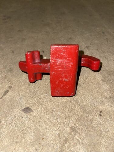 A&I Prod. Replaces A-393500R1 LIFT ARM LATCH