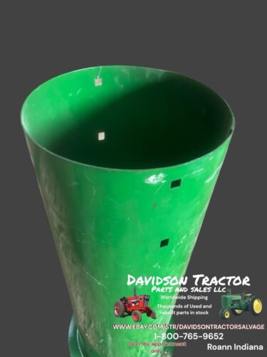 AH131907 LOADING AUGER HOUSING John Deere 9600 NEW OLD STOCK