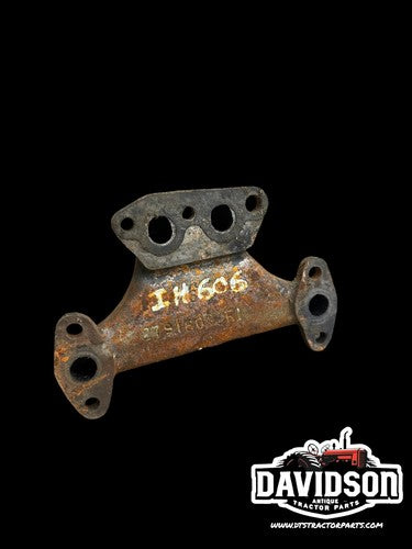 International IH D282 Engine Side Oil Cooler Manifold 279160R1 560 606 656 706
