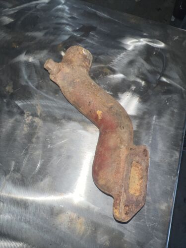 FARMALL Cub Lower Water Pipe