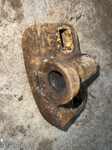 International IH Farmall 350 300 Utility tractor wheel hub slide adjust