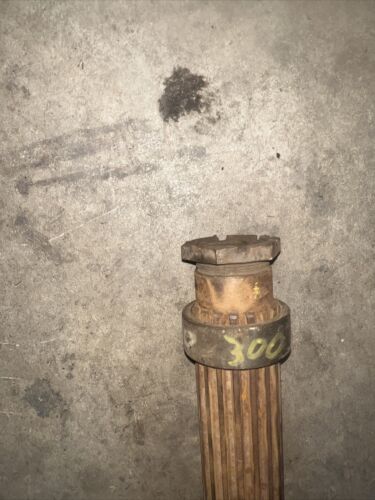 ORIGINAL IH FARMALL  300 350   TRACTOR -TRANSMISSION LOWER SHAFT Antique Tractor