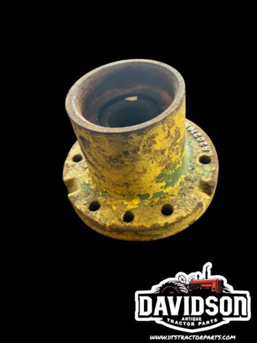 John Deere Tractor Wheel Hub R20276R