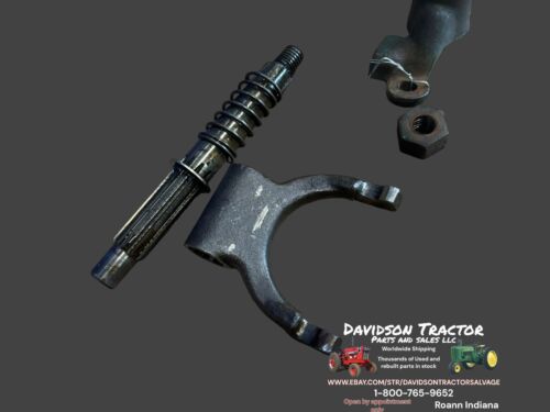 USED CLUTCH OPERATING FORK SHAFT ASSEMBLY FOR JOHN DEERE H TRACTOR H353R