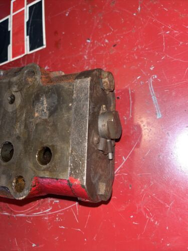 Farmall 300, 350, 400 450 Hydraulic valve Antique Tractor 360587-R1