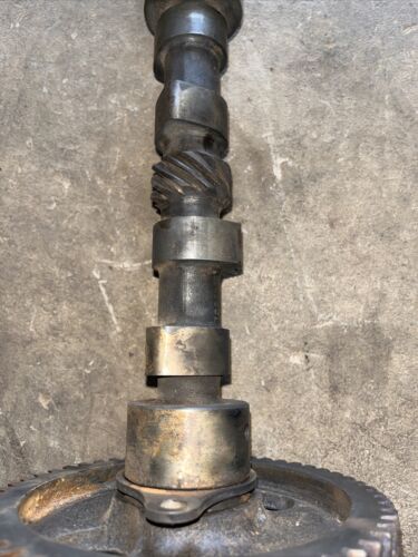 International 340 504 Camshaft 308391R1 W/ Pulley
