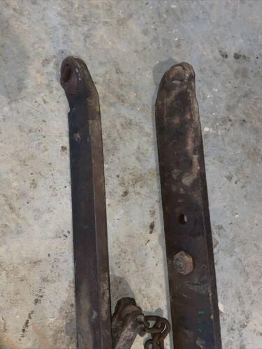 International Harvester 403018R1 3 Point hitch arms