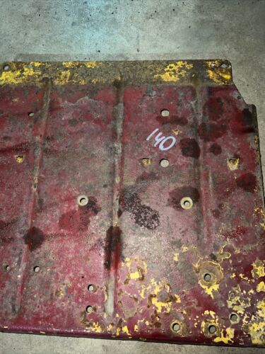 International Farmall 140 Floor Playform Antique Tractor