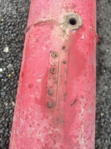 International Farmall IH 806 RC tractor gas 301 motor valve cover 383503R1