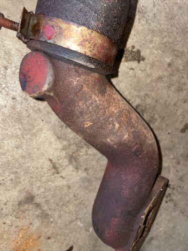 FARMALL Cub Lower Water Pipe