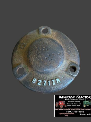 JOHN DEERE Used B- 530 SPINDLE CAP Part# B2717R  Antique Tractor