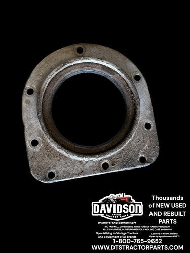 International 504 Utility C 153 Engine Rear Oil Seal Retainer 377996R2 Tractor