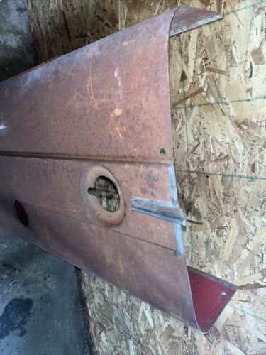 International Farmall 706 Hood antique tractor
