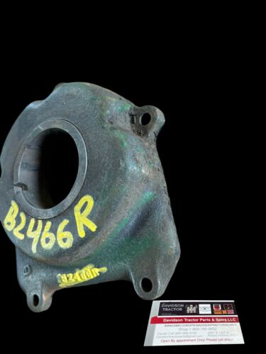 JOHN DEERE LATE B. CRANKSHAFT END COVER B2466R WITH PACKING OIL SPACER.
