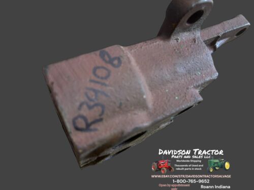 John Deere RH Breakaway Coupler R39109