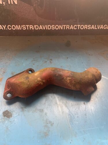 FARMALL Cub Lower Water Pipe
