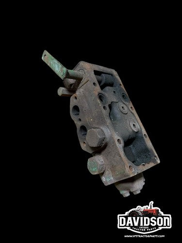 John Deere 520 530 620 630 720 730 Single Hydraulic Control Box F2831R.