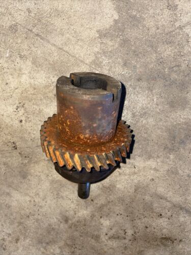 VINTAGE  INTERNATIONAL 340 RC TRACTOR-ENGINE GOVERNOR INTERNALS