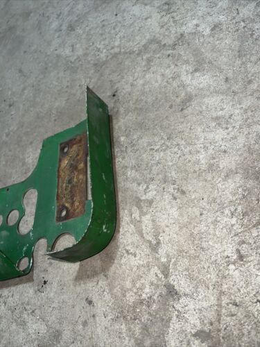 John Deere 2510 3010 4010 5010 3020 4020 5020 6030 AR34927 Dash Isolator Used