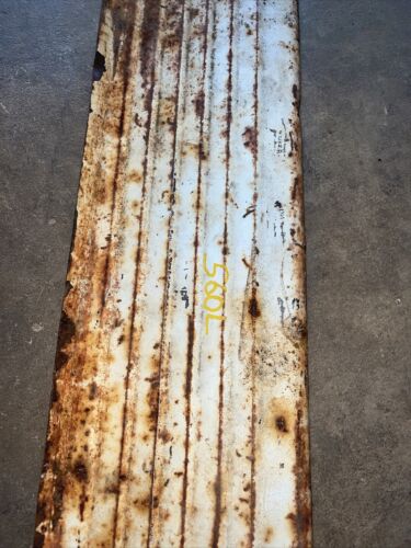 IH FARMALL 560 TRACTOR LEFT ENGINE SIDE PANEL