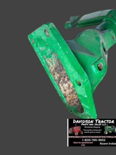 D2966R John Deere D Upper Water Pipe Fanshaft Mount Fits SN 143,800 and up Nice!