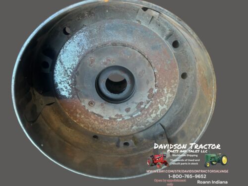 USED JOHN DEERE A TRACTOR BELT PULLEY CLUTCH ASSEMBLY A1864R