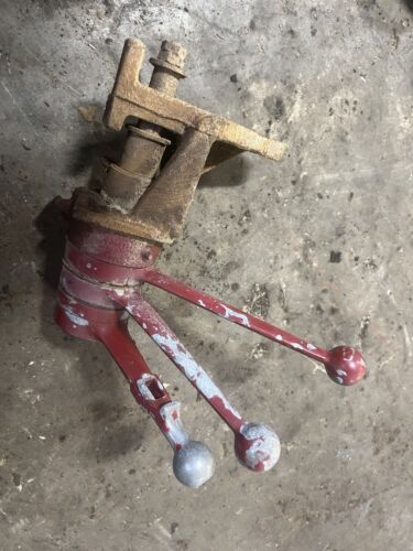 Farmall IH 560 460 tractor (3) original hydraulic valve control levers
