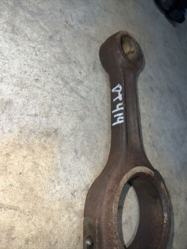 INTERNATIONAL DT414,DT436,DT466 USED TRACTOR CONNECTING ROD 688922C1