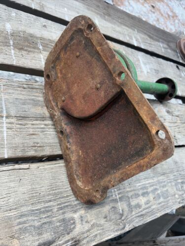 JOHN DEERE B CRANKCASE BREATHER B1841R