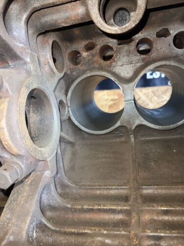 FARMALL SUPER H CYLINDER BLOCK 358067R1 C-169 Antique Tractor