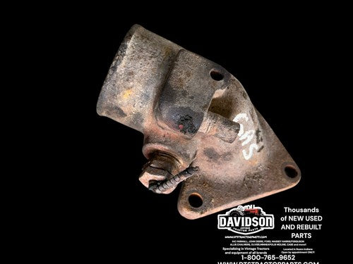 International Farmall 404 424 340 140 240  C-135 Elbow-water Outlet 367679R1