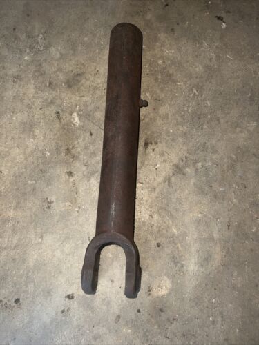 IHC Farmall 300-560 Fast Hitch Lift Arm Housing 522819R1