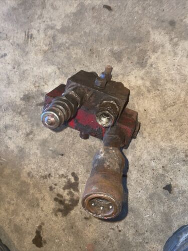 Farmall 400 450 tractor IH front hydraulic line valve port block