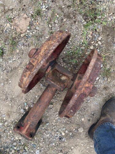 Farmall IH C EARLY tractor main front end pedestal & hubs & cap hub cap
