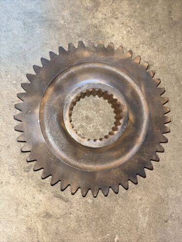 International 1566 1586  2nd Gear Driving Bottom, 41 Teeth, 25 Splines 68045C1