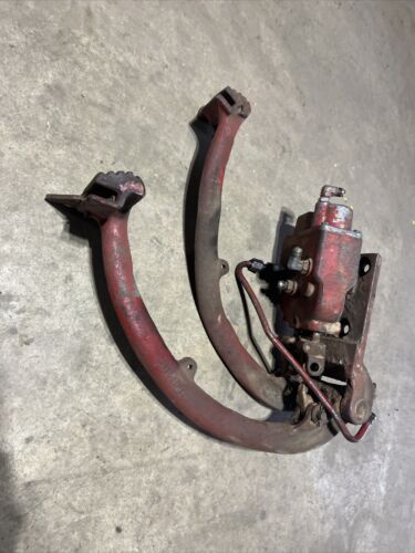 International Farmall 1066 Tractor IH brake Valve pedals W/mounting bracket