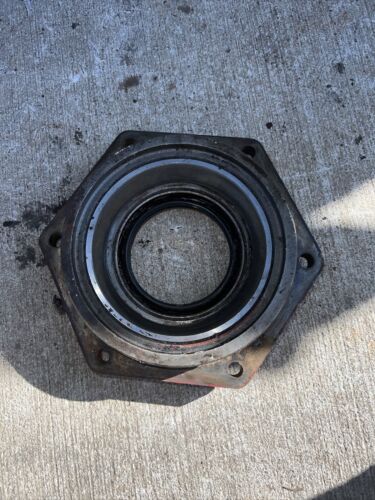 IH Farmall 706 806 Rear Axle Oil Seal Housing Cover 380226R1  Antique Tractor