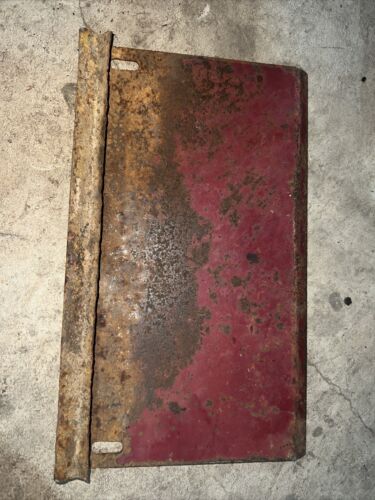 IH International Farmall 544 Battery Box Cover Lid Fender Mount 402356R1