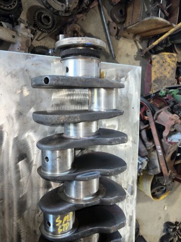 International Farmall SMD Crankshaft IH number 261265R1