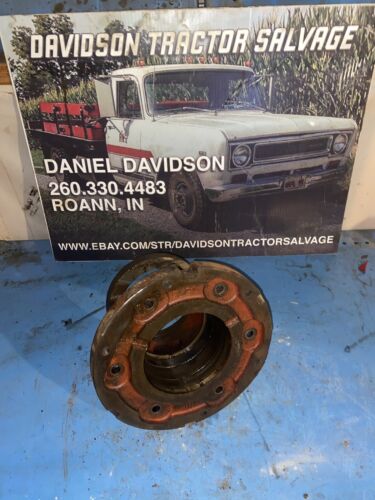 Farmall 400 450 Tractor IH Left inner drive Axle brake gear housing Holder