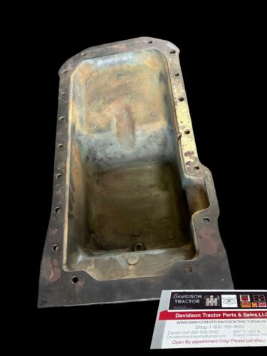 JOHN DEERE 2010 CRAWLER DOZER TRACTOR. ENGINE OIL PAN T15017T