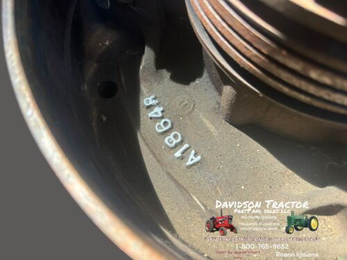 USED JOHN DEERE A TRACTOR BELT PULLEY CLUTCH ASSEMBLY A1864R