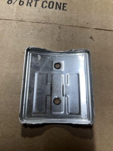 NEW Front Emblem Logo IH Farmall Super H M MTA HV W-4 W-6 W-9 WDR-9 357650R1