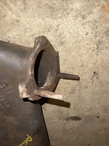 Chevrolet medium duty truck and school bus right hand exhaust manifold 3964244