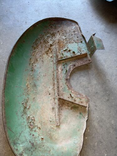 USED JOHN DEERE LA TRACTOR RH FENDER AL2772R