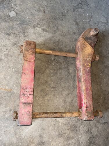 IH Farmall 340 Drawbar clamp bracket Antique tractor 373037-R1