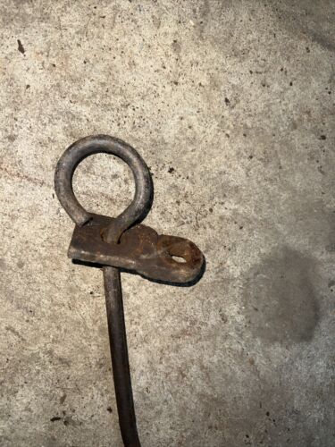FARMALL H. PTO SHIFTING ROD WITH ROD GUIDE.