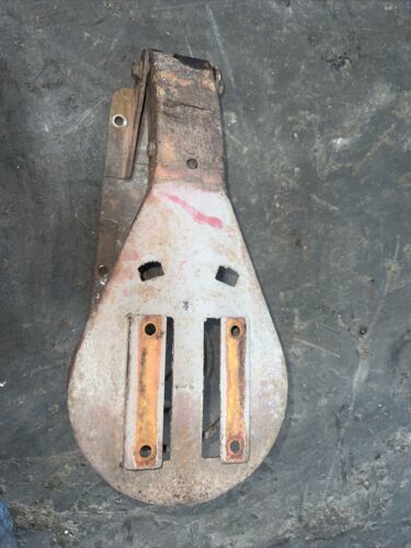 FARMALL C / SUPERC / 200.SEAT SUPPORT ASSEMBLY