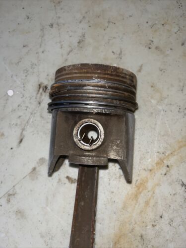 Farmall 300 Piston w/Connecting rod